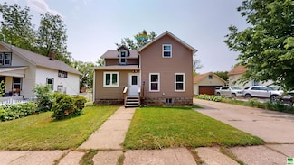 718 E 1st St, Storm Lake, IA 50588