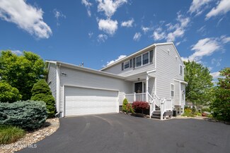 1 Erie Ct, Waterford, NY 12188