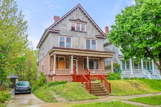 3516 W Kilbourn Ave, Milwaukee, WI 53208