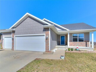 2458 Hart Ave, Des Moines, IA 50320