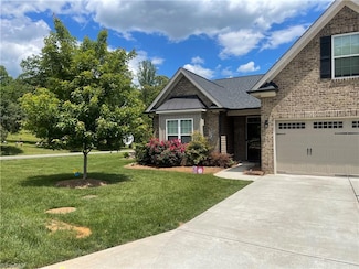 3855 Rutherford Ct, Winston Salem, NC 27106