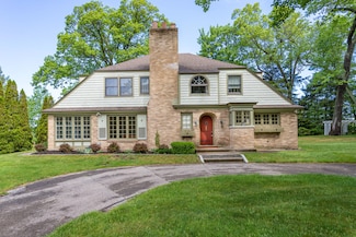 18957 N Fruitport Rd, Spring Lake, MI 49456