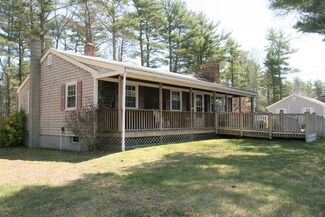 59 Hathaway St, Wareham, MA 02571