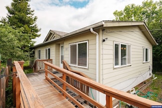 301 N 18th St, Philomath, OR 97370