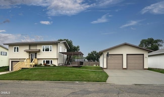 1113 Chestnut Ln, Beulah, ND 58523