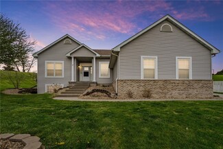 881 Shadetree Ct, Lisbon, IA 52253
