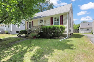 39 Eldorado St, Cranston, RI 02910