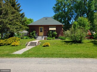 127 State St, Crookston, MN 56716