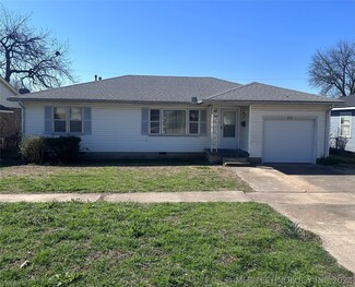 631 W 20th St, Ada, OK 74820