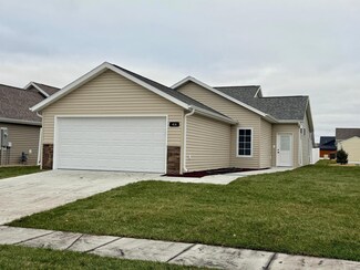 414 Westview Ln E, West Fargo, ND 58078
