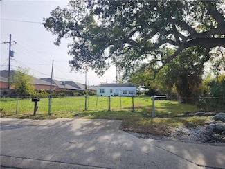 8146 Hayne Blvd, New Orleans, LA 70126