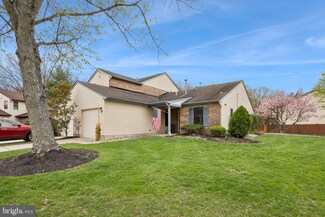 39 E Oleander Dr, Mount Laurel, NJ 08054
