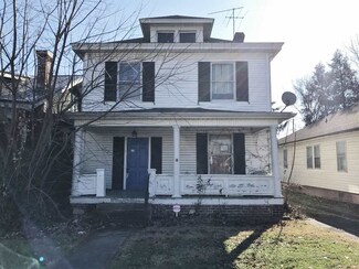 1045 Madison Ave, Huntington, WV 25704