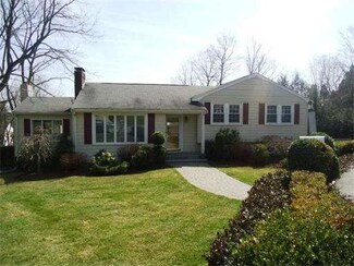 4 Perry Place, Woburn, MA 01801
