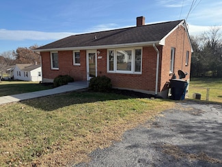 5202 Morwanda St NW, Roanoke, VA 24017