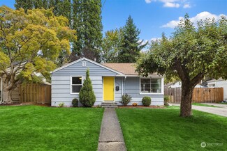 11332 12th Ave NE, Seattle, WA 98125