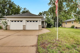727 30th Ave N, Saint Cloud, MN 56303
