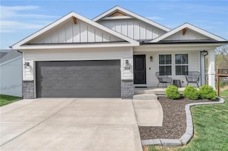 204 Lake Ave, Liberty, MO 64068