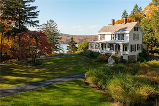 21 Curry Ln, Hyde Park, NY 12538