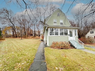 27 Goldthwaite Rd, Worcester, MA 01605