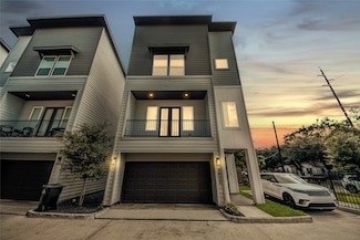 3022 Live Oak St, Houston, TX 77004