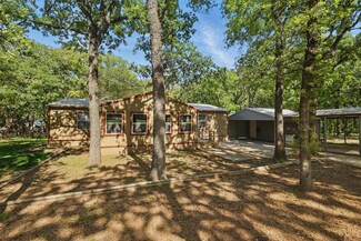 200 Finneyoaks Ln, Weatherford, TX 76085