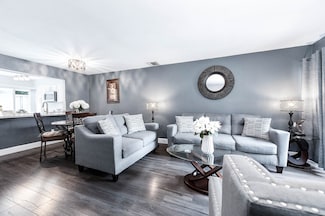 5052 Glenmont Dr Unit F6, Houston, TX 77081