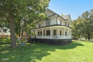 511 E Mckinley St, Hinckley, IL 60520