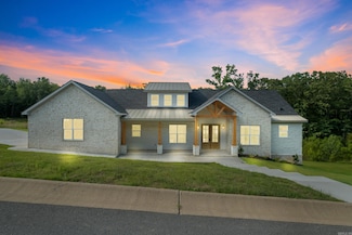 8560 Rapid Water Dr, Sherwood, AR 72120