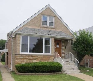 8012 S Whipple St, Chicago, IL 60652