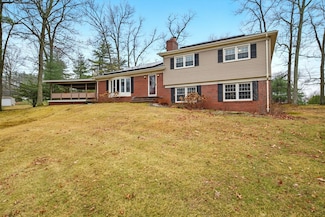 31 Oak Bluff Cir, East Longmeadow, MA 01028