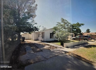 416 5th St, Anthony, TX 79821