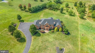 11026 Crystal Falls Dr, Hagerstown, MD 21742