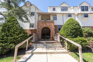 7037 Green Tee Ct Unit F, Saint Louis, MO 63129