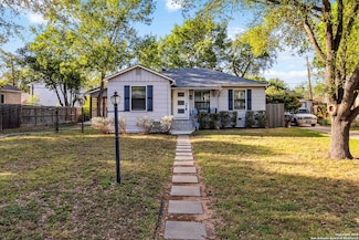 124 Harmon Dr, San Antonio, TX 78209