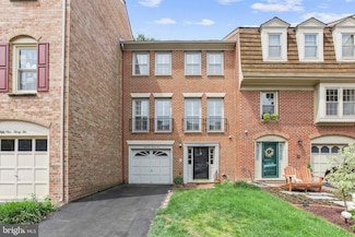 5134 Heritage Ln, Alexandria, VA 22311