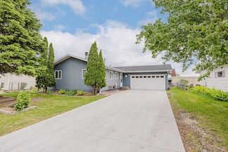 531 5th Street Ct, West Fargo, ND 58078
