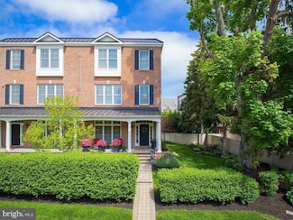 18 S Roberts Rd, Bryn Mawr, PA 19010