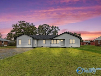 13471 Court St, Moulton, AL 35650