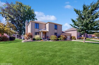 9832 Twin Creek Blvd, Munster, IN 46321