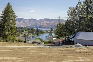 1 Indigo Ln, Manson, WA 98831