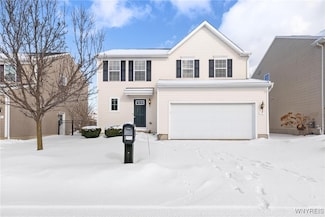 7 Scooter Ln, Hamburg, NY 14075