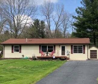 3862 E Shore Dr, Stanton, MI 48888