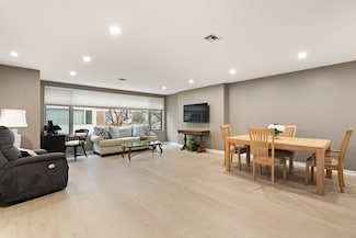 173 Oak St Unit 102, Newton Upper Falls, MA 02464