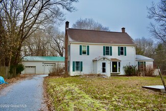 4 Dunsbach Rd, Clifton Park, NY 12065