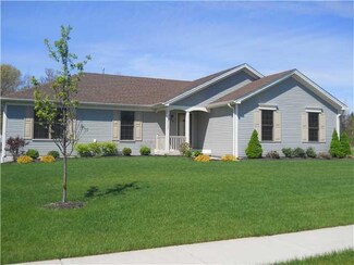 2302 Hobblebush Ln, Lake View, NY 14085