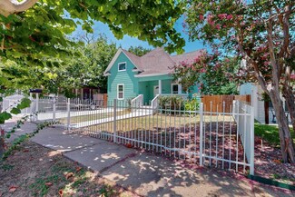909 E Leuda St, Fort Worth, TX 76104