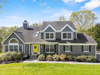49 Watergate Dr, Amawalk, NY 10501
