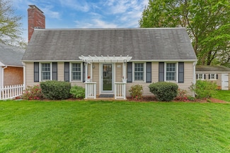 114 Stoney Cliff Rd, Centerville, MA 02632