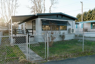 351 Beechwood Dr, Grants Pass, OR 97526